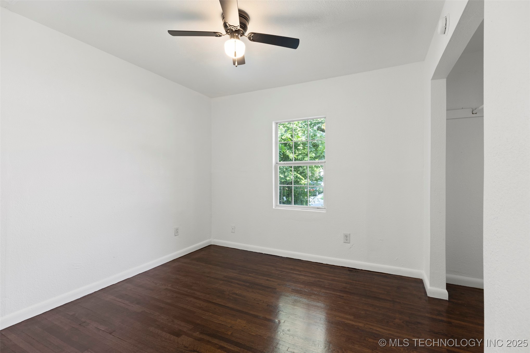 5619 N GARRISON Avenue