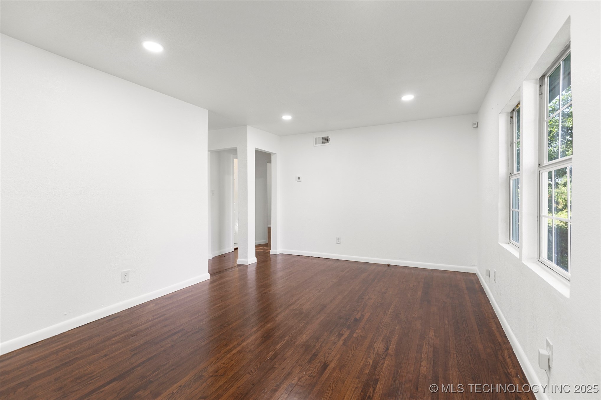 5619 N GARRISON Avenue