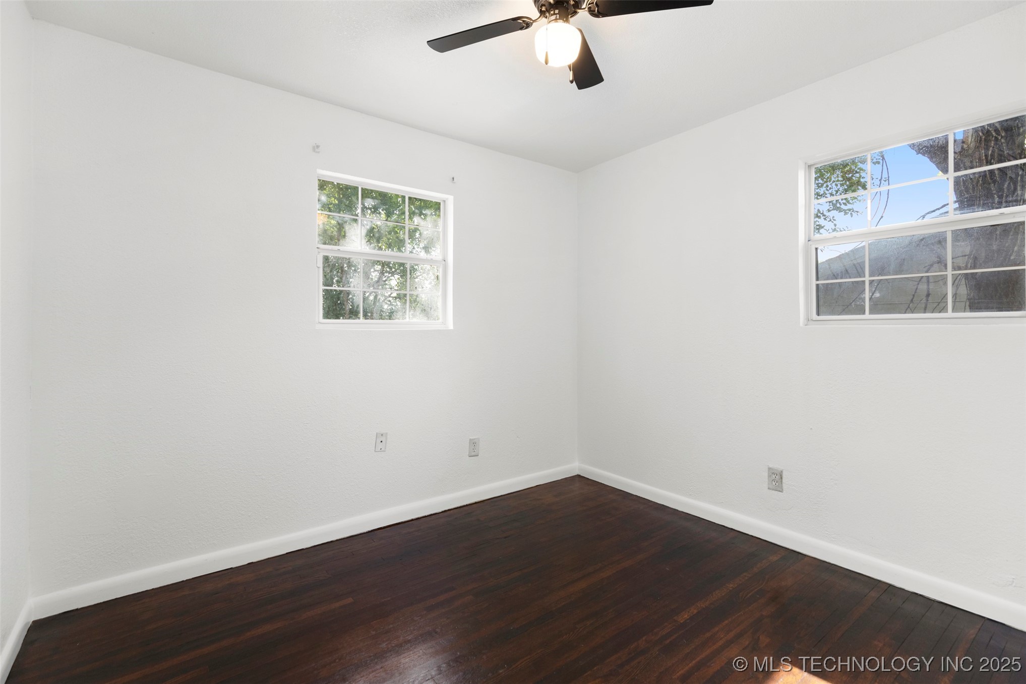 5619 N GARRISON Avenue