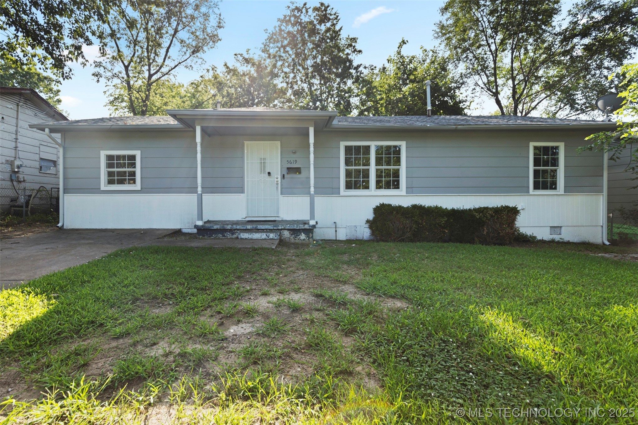 5619 N GARRISON Avenue