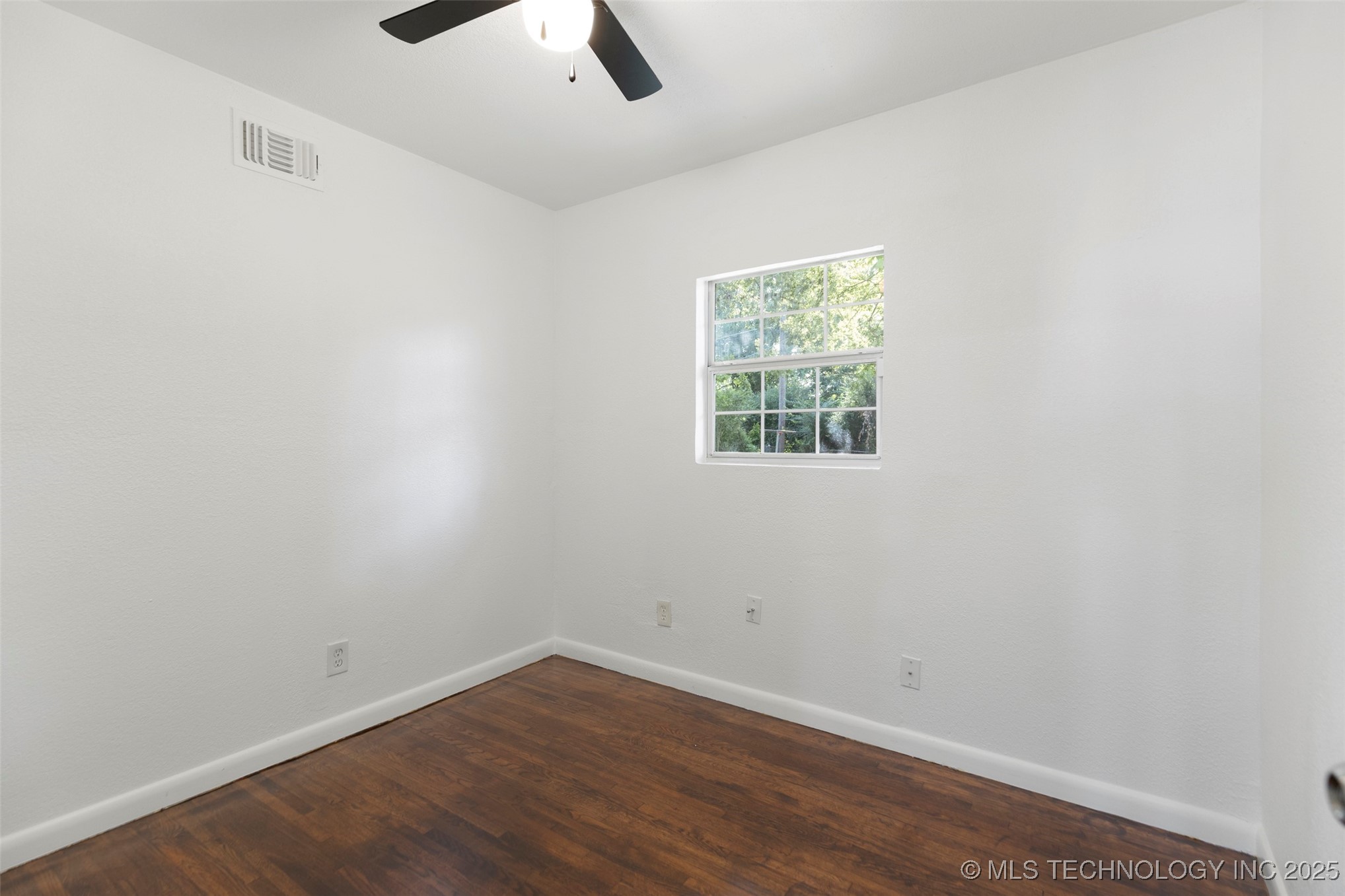 5619 N GARRISON Avenue