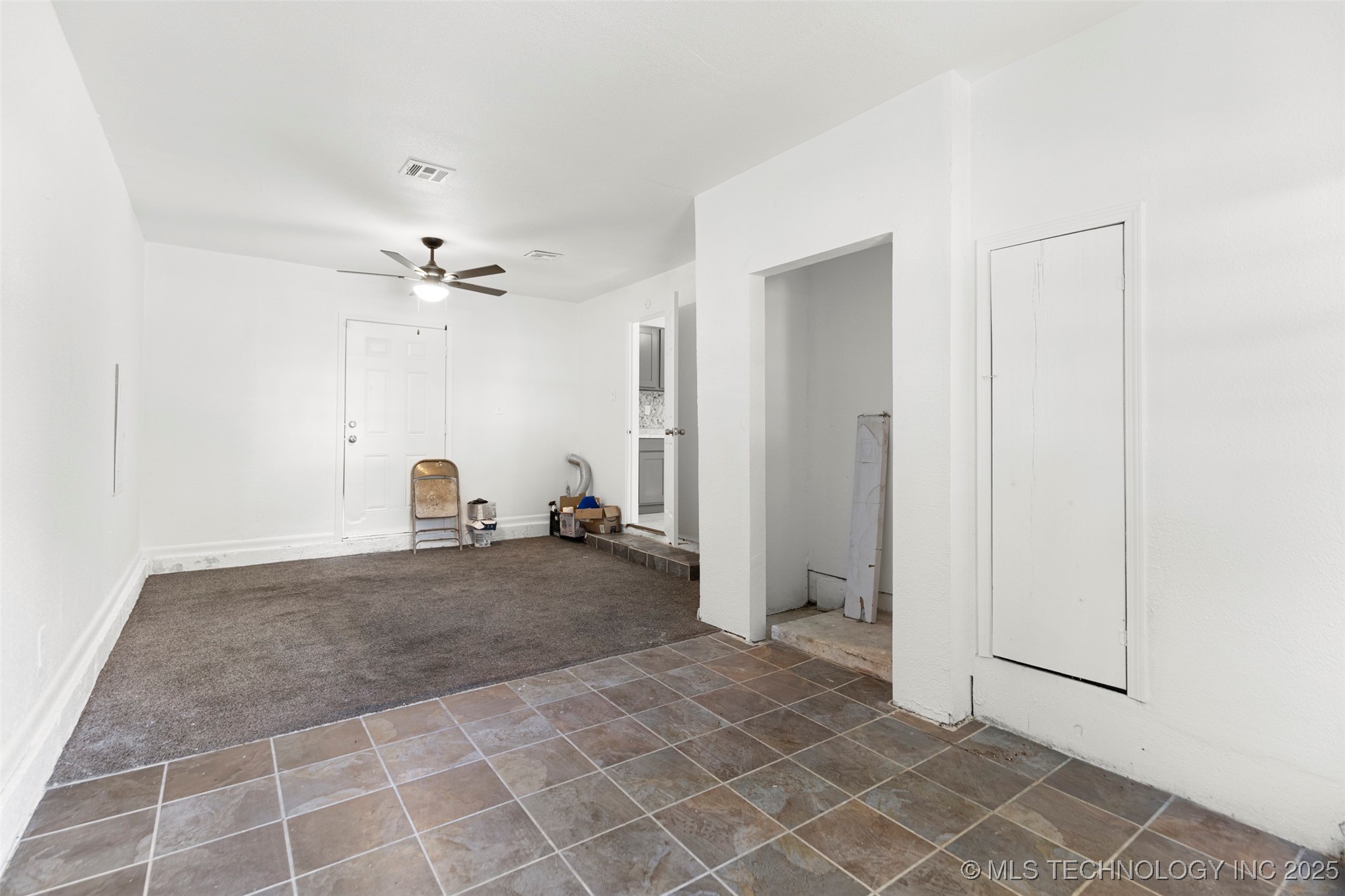 5619 N GARRISON Avenue