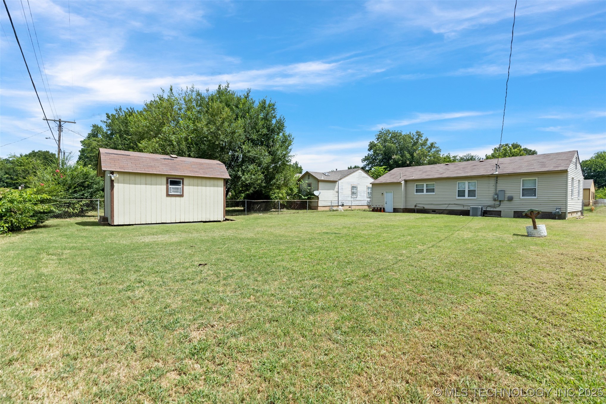 4338 N Iroquois Avenue