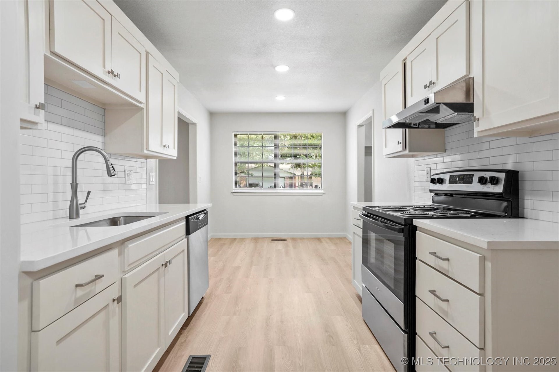 3104 S 115th East Avenue