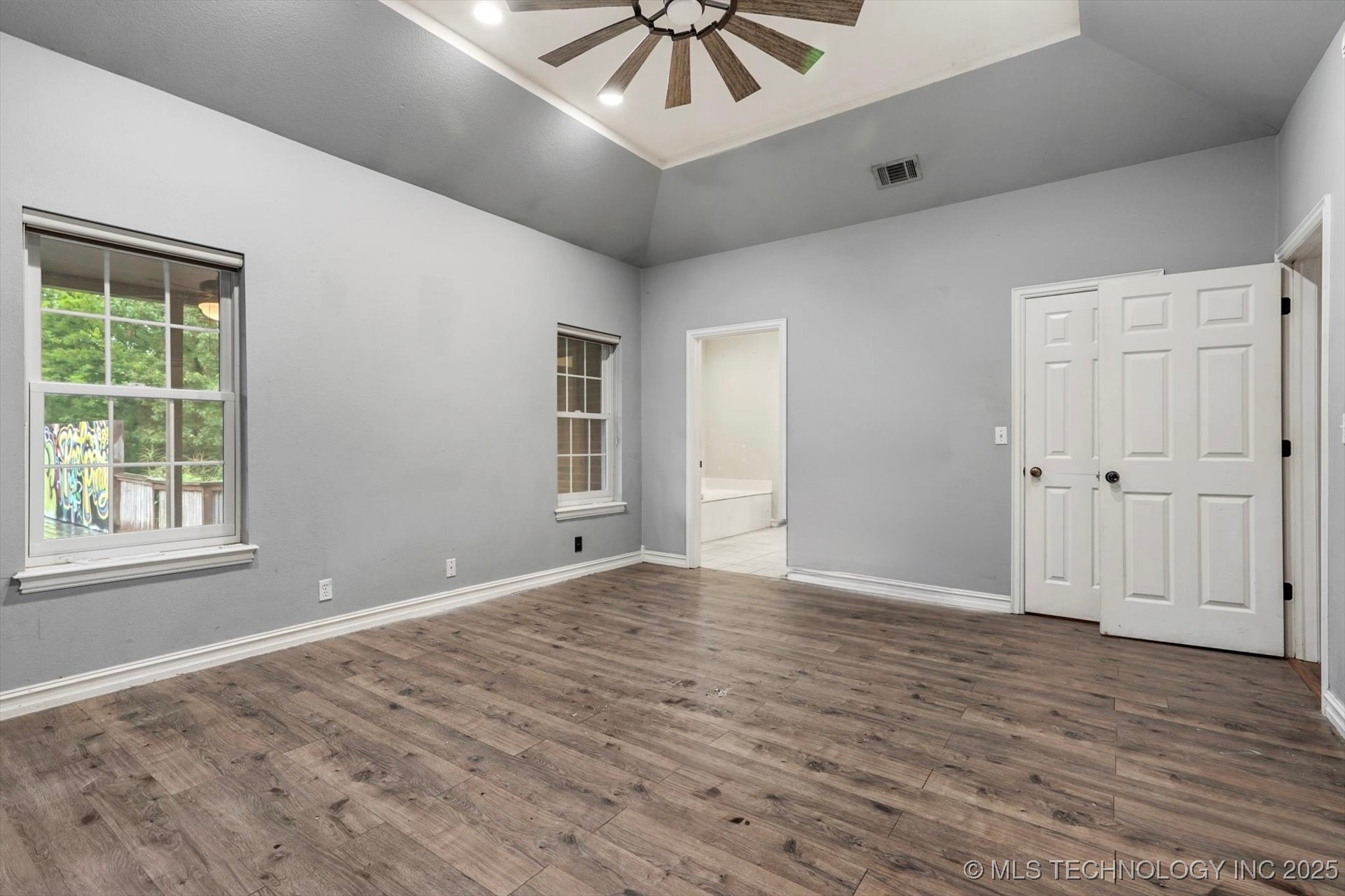 4003 S Rolling Oaks Drive