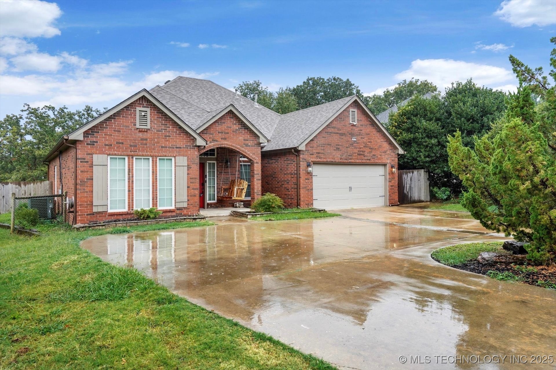 4003 S Rolling Oaks Drive