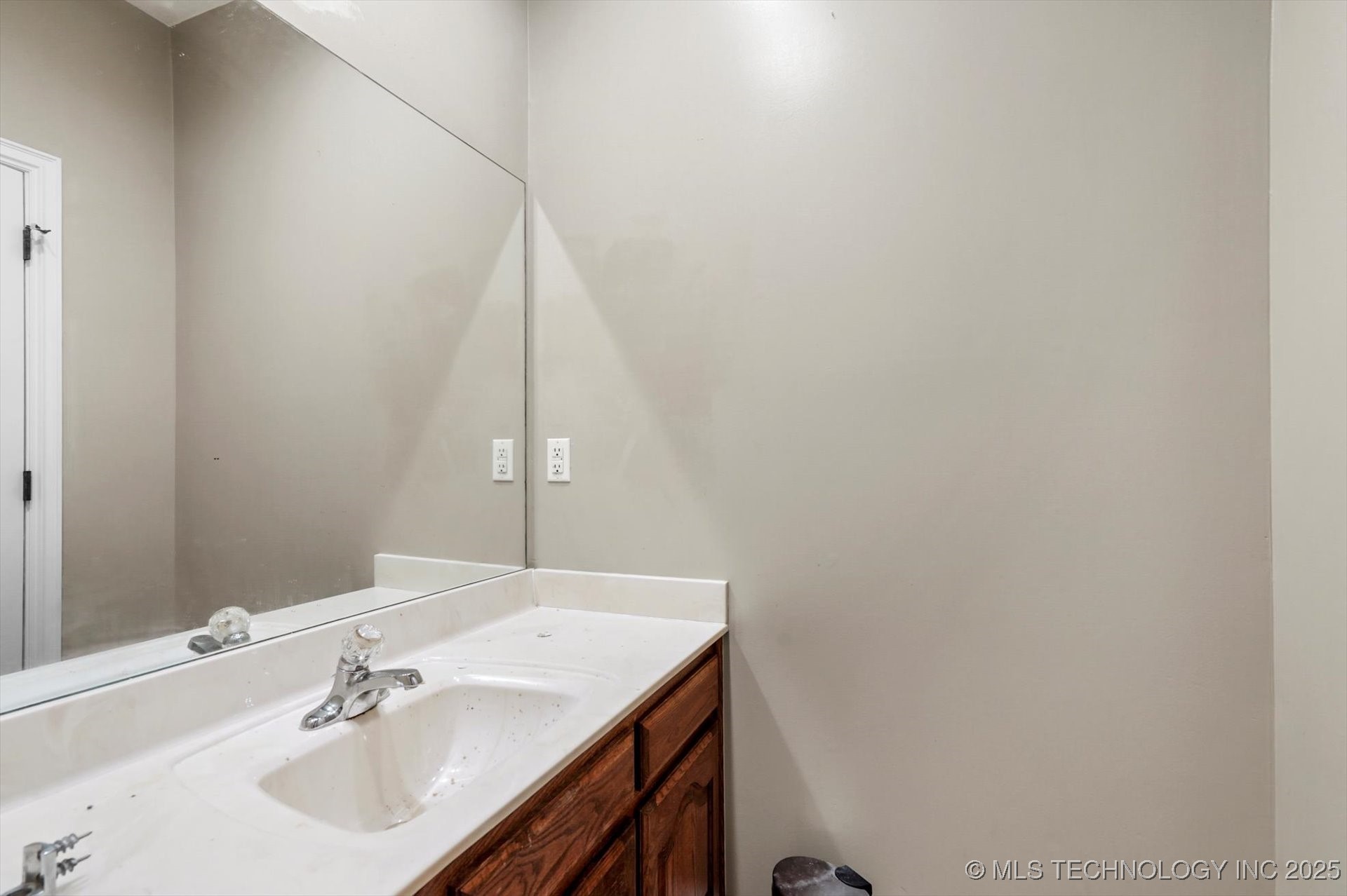 4003 S Rolling Oaks Drive