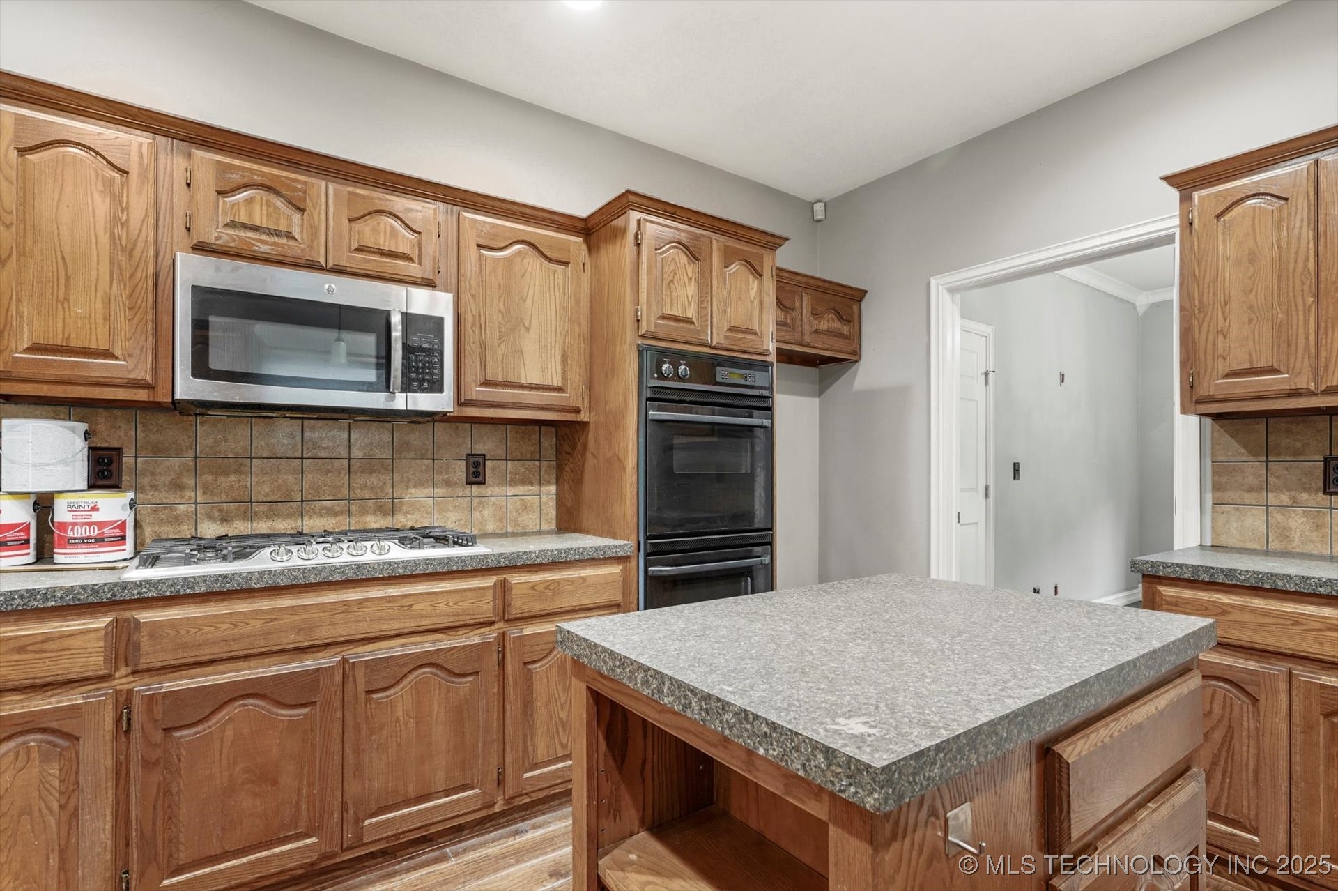 4003 S Rolling Oaks Drive