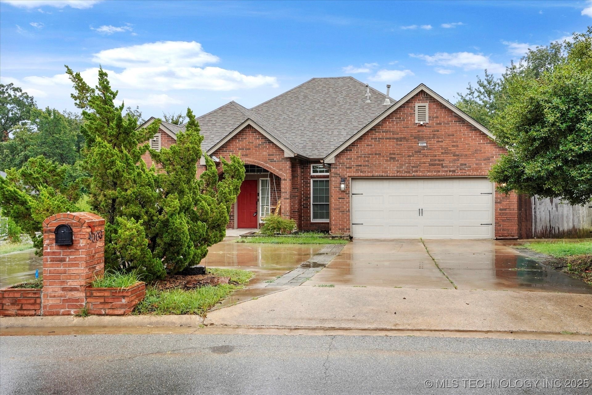 4003 S Rolling Oaks Drive