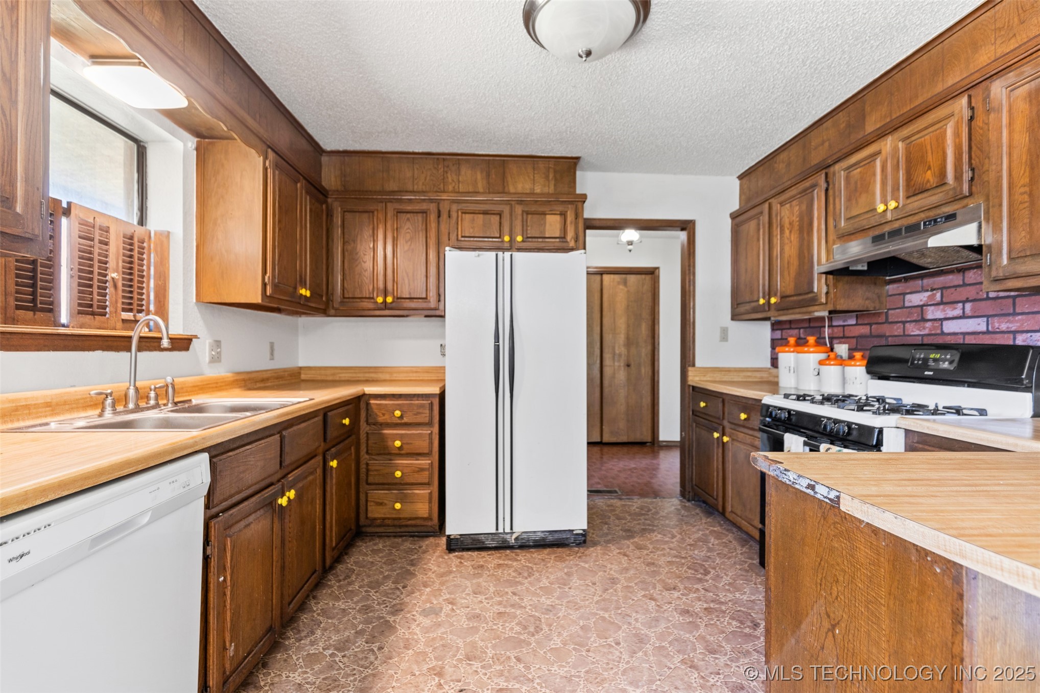 1100 N Oseuma Avenue C