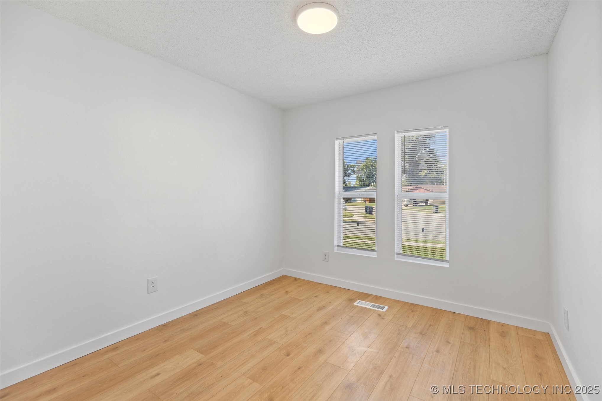 3817 S 109th East Avenue