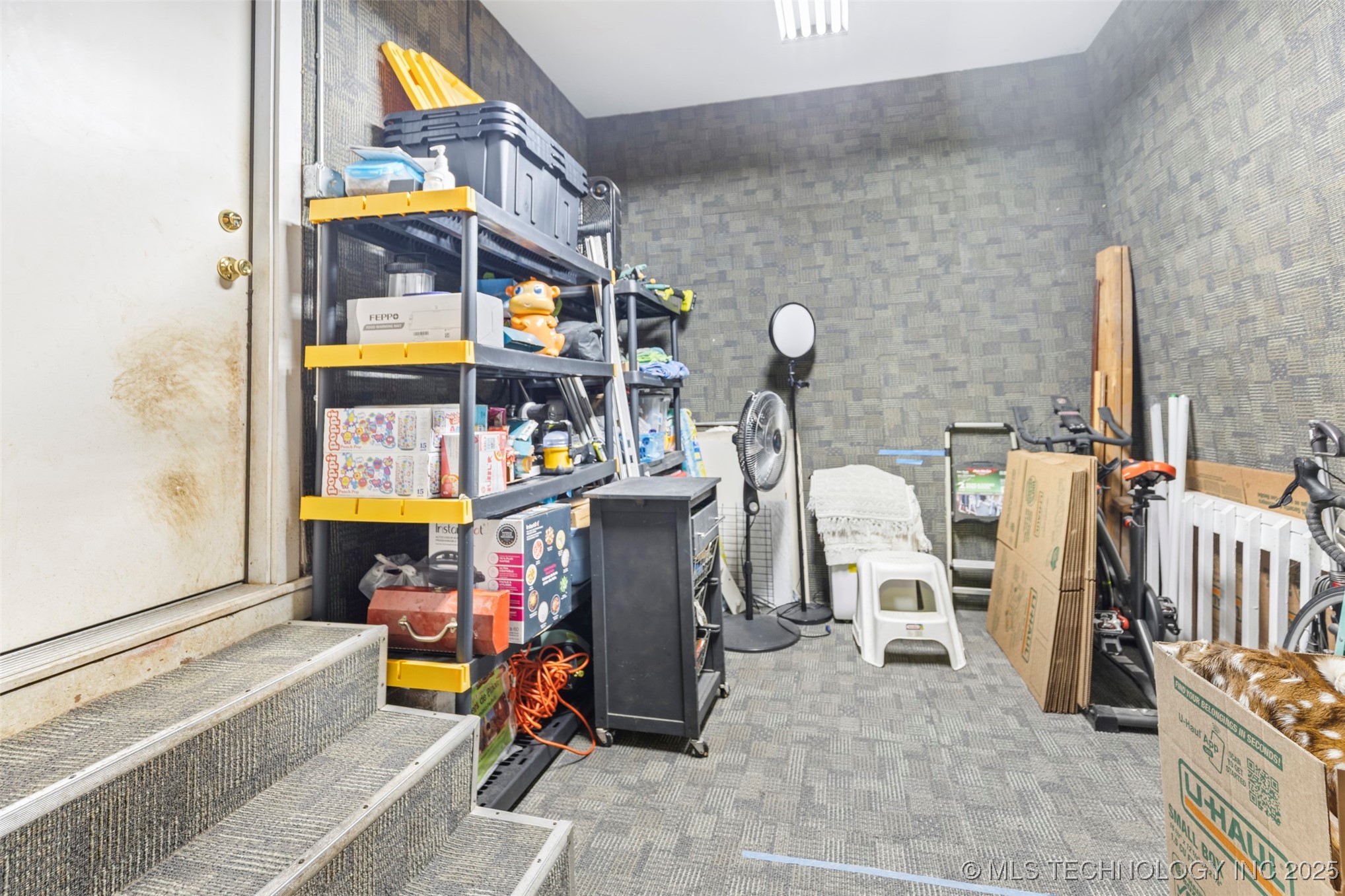 1223 N 76th East Avenue E