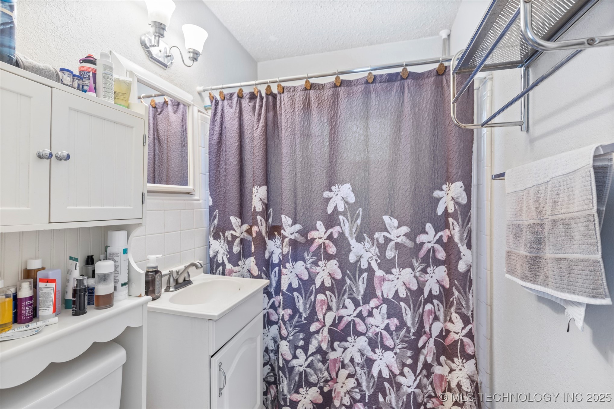 1223 N 76th East Avenue E