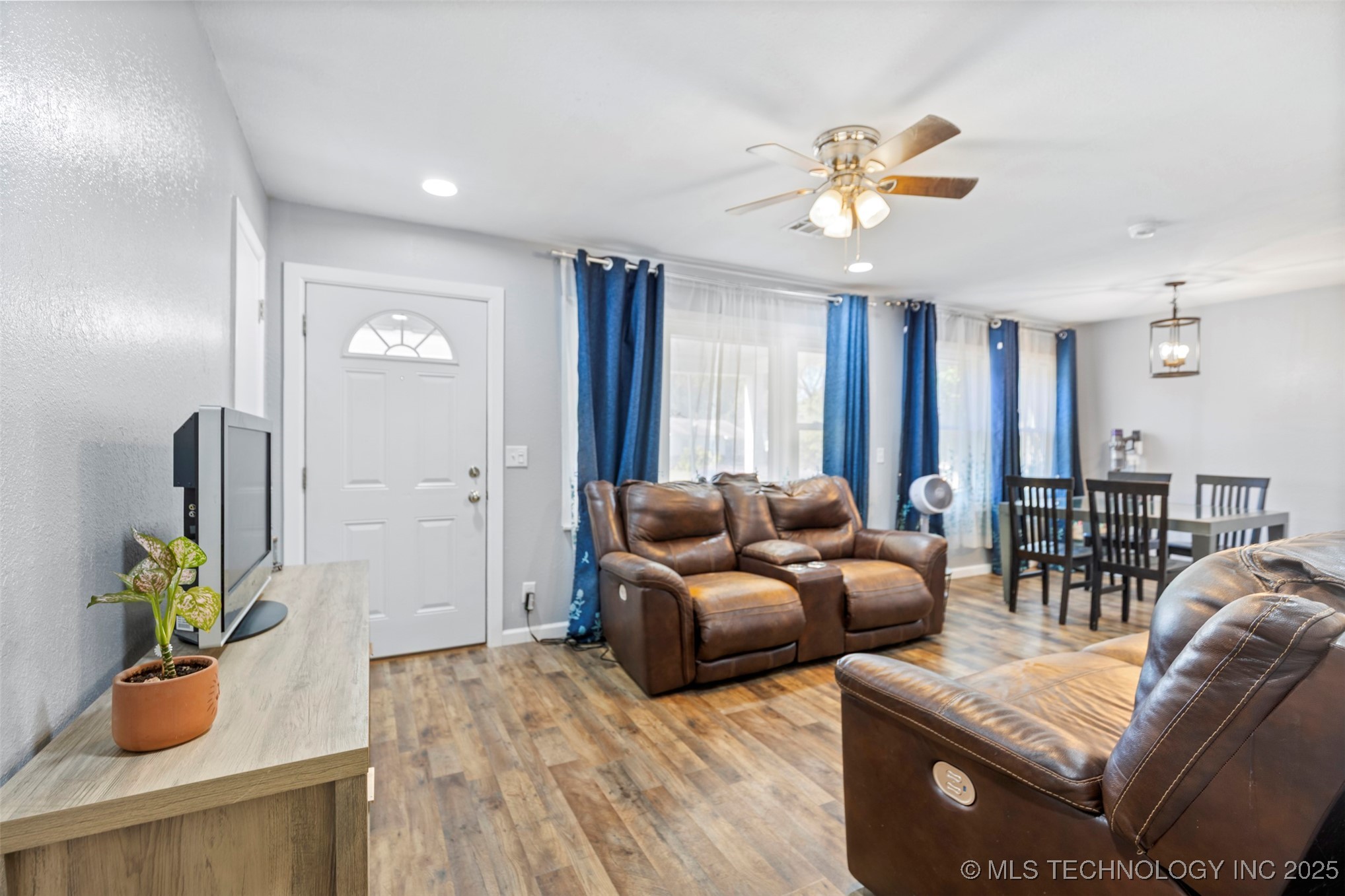 1223 N 76th East Avenue E