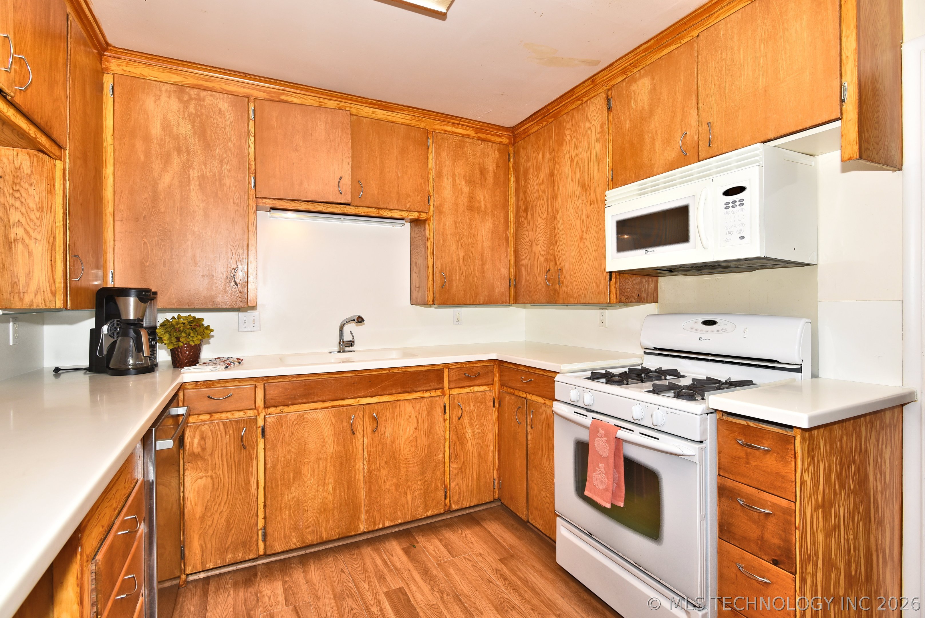 1624 E 45th Place