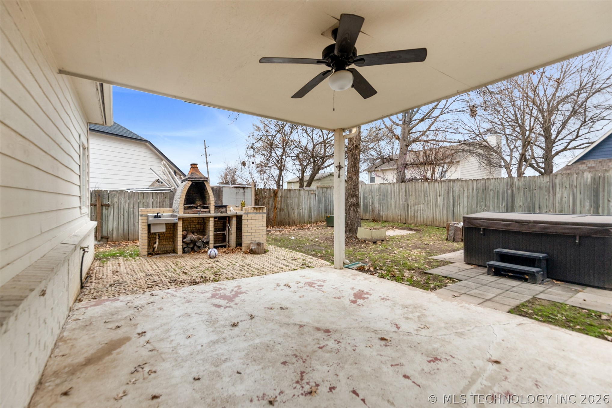 2412 W Vicksburg Street