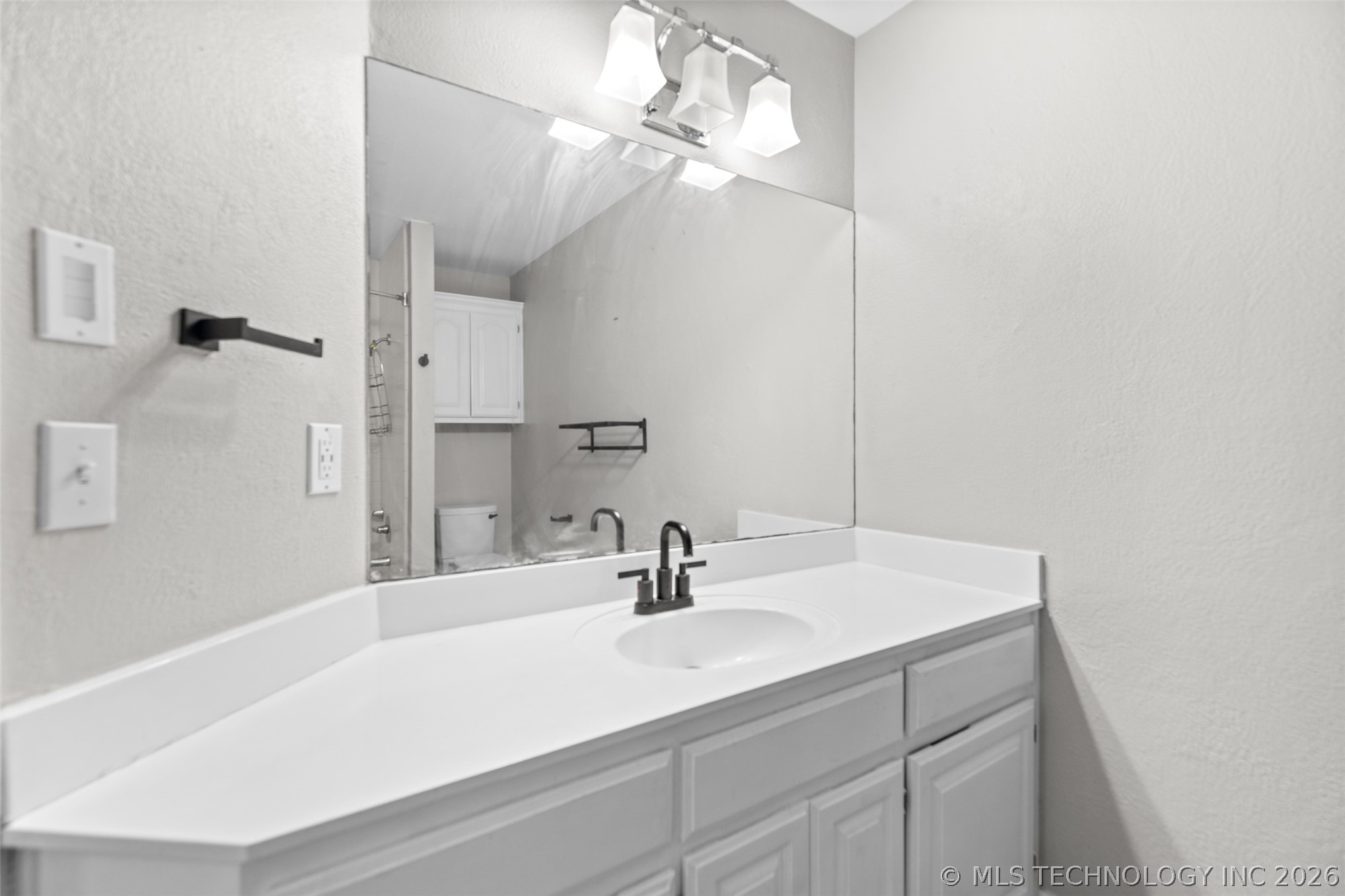 2412 W Vicksburg Street