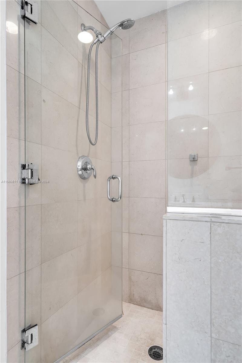 1060 Brickell Ave # 2311