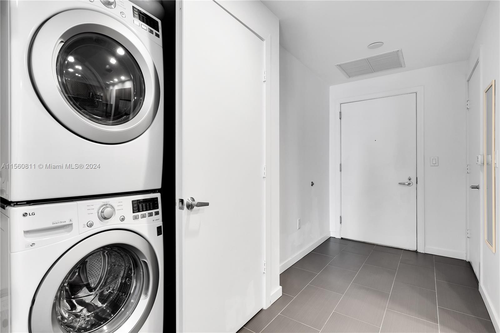 1060 Brickell Ave # 2311