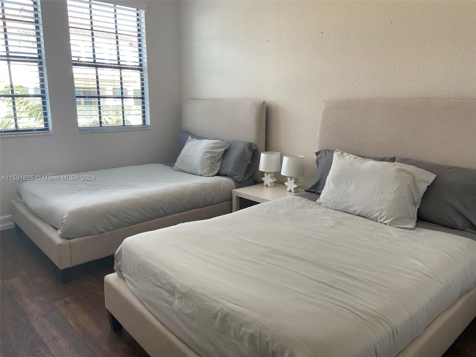 11318 SW 16th St # 11318