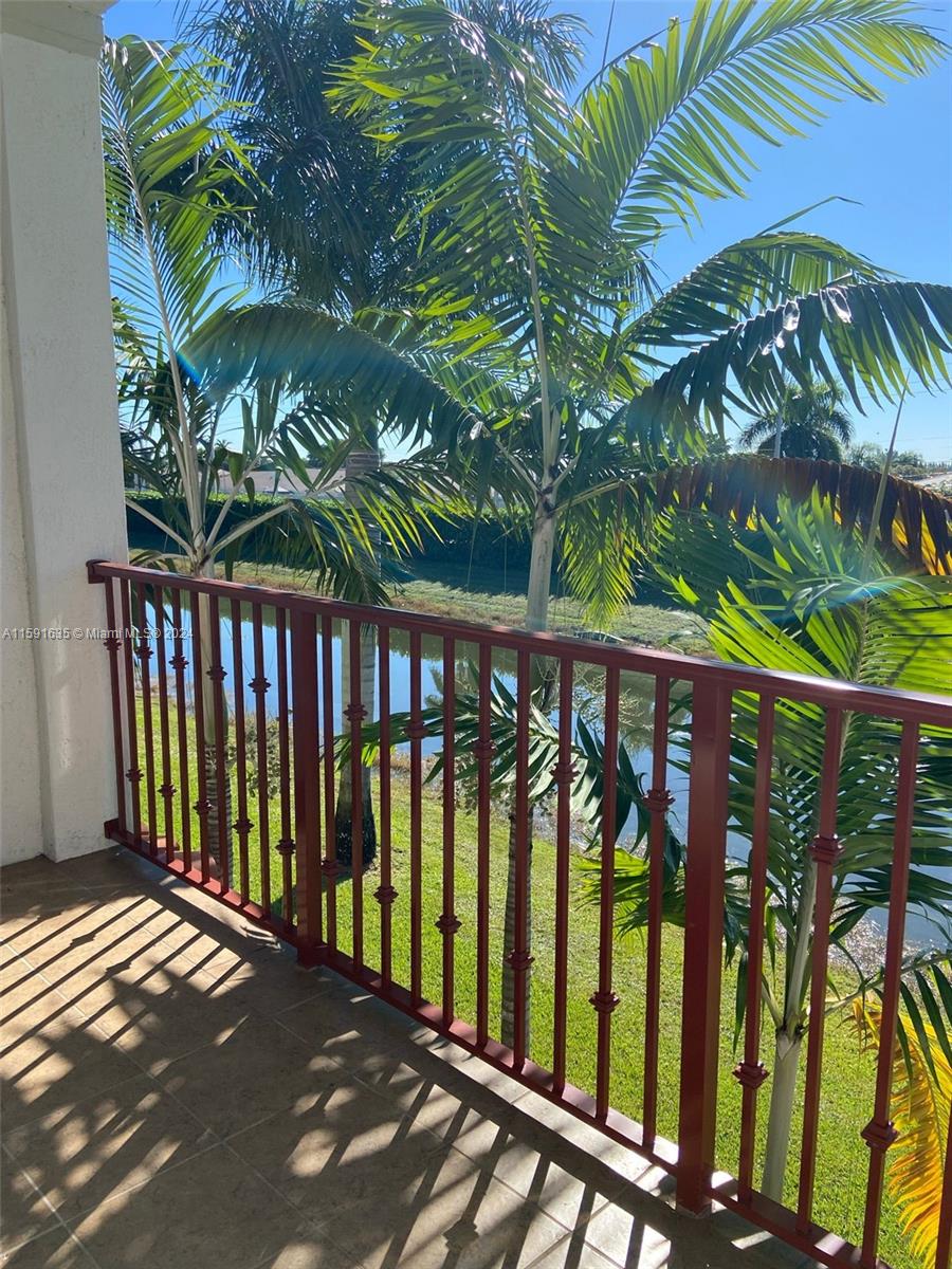 11318 SW 16th St # 11318