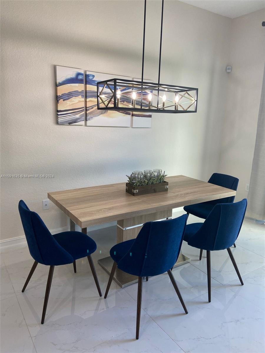 11318 SW 16th St # 11318