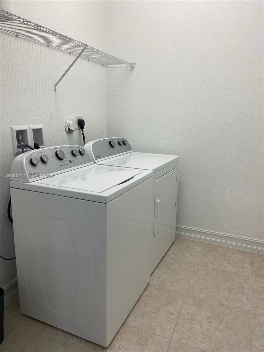 11318 SW 16th St # 11318