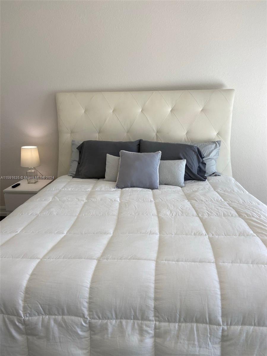 11318 SW 16th St # 11318