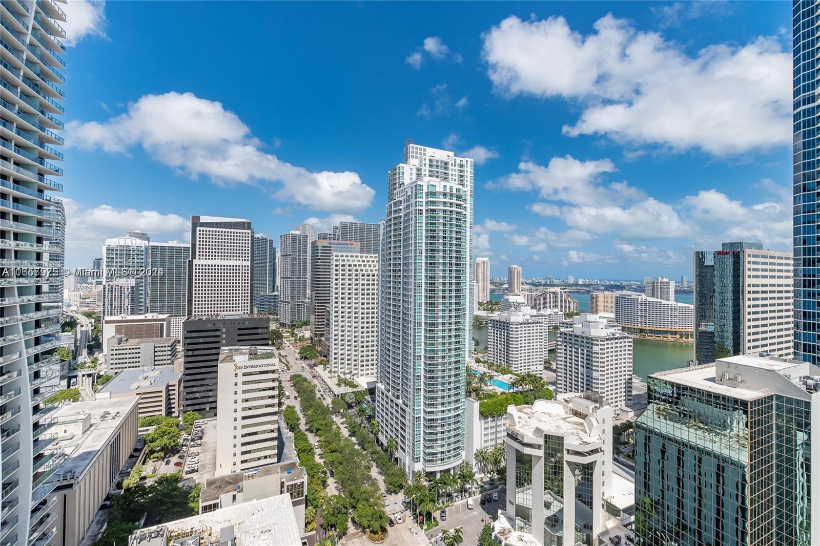 1060 Brickell Ave # 3017