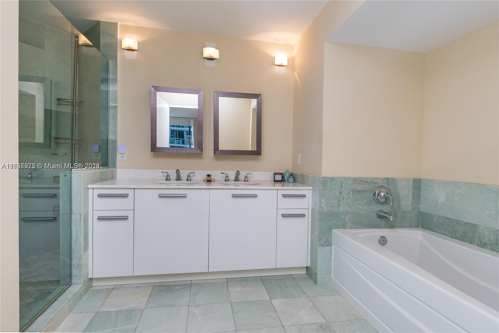 1060 Brickell Ave # 3017