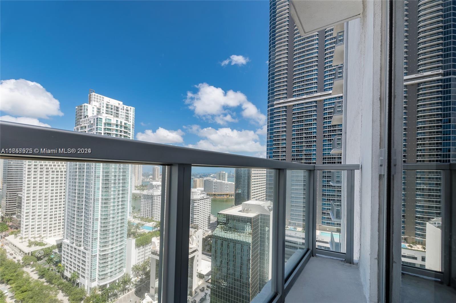 1060 Brickell Ave # 3017