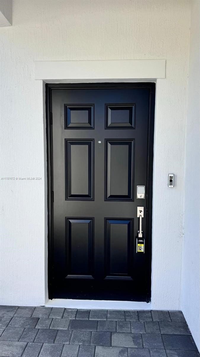 3016 GREEN PALM COURT