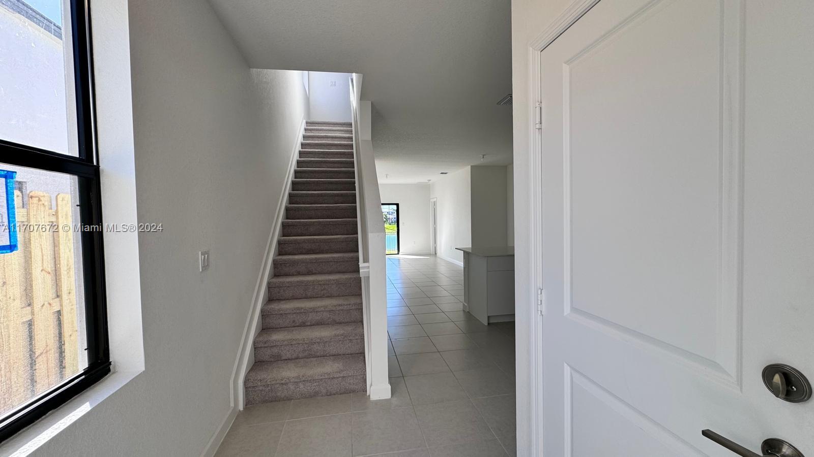 3016 GREEN PALM COURT