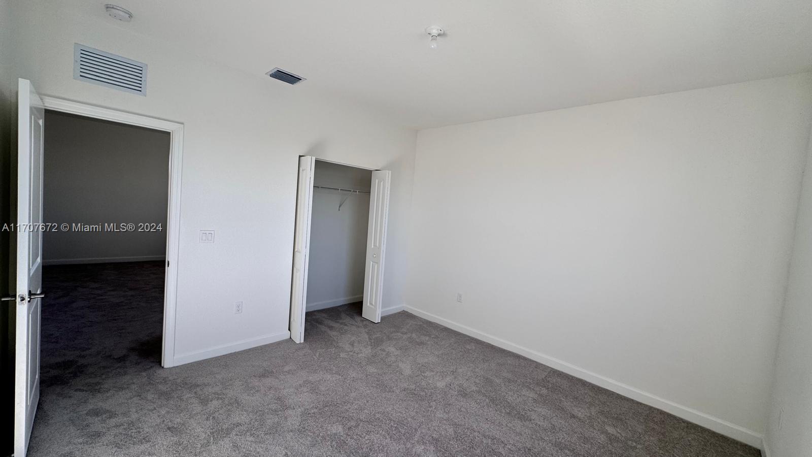 3016 GREEN PALM COURT