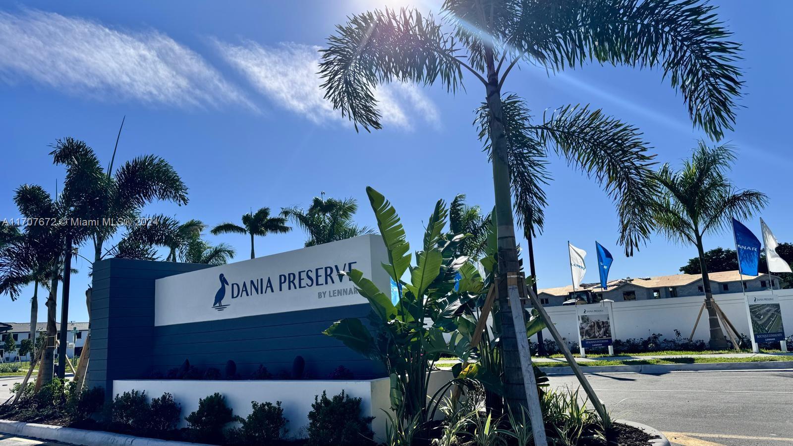 3016 GREEN PALM COURT