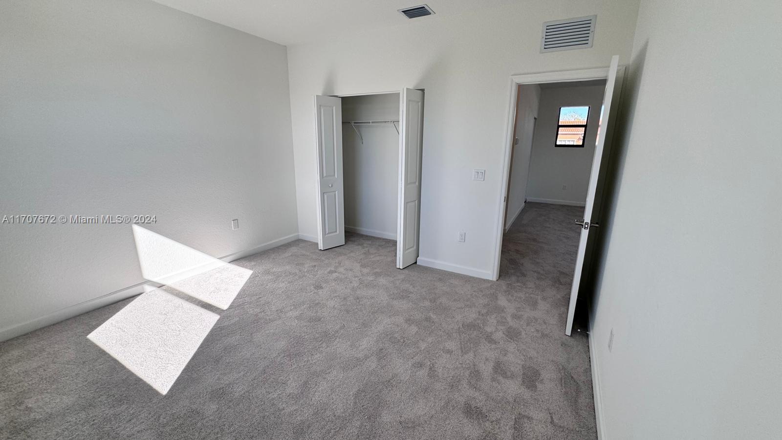 3016 GREEN PALM COURT