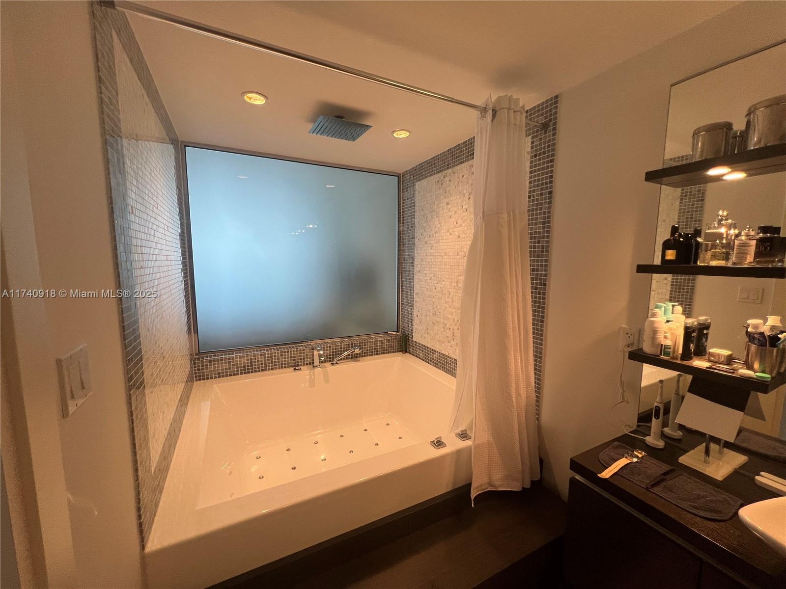 200 Biscayne Boulevard Way # 3106