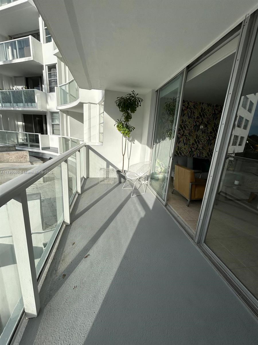 3301 NE 5th Ave # 201