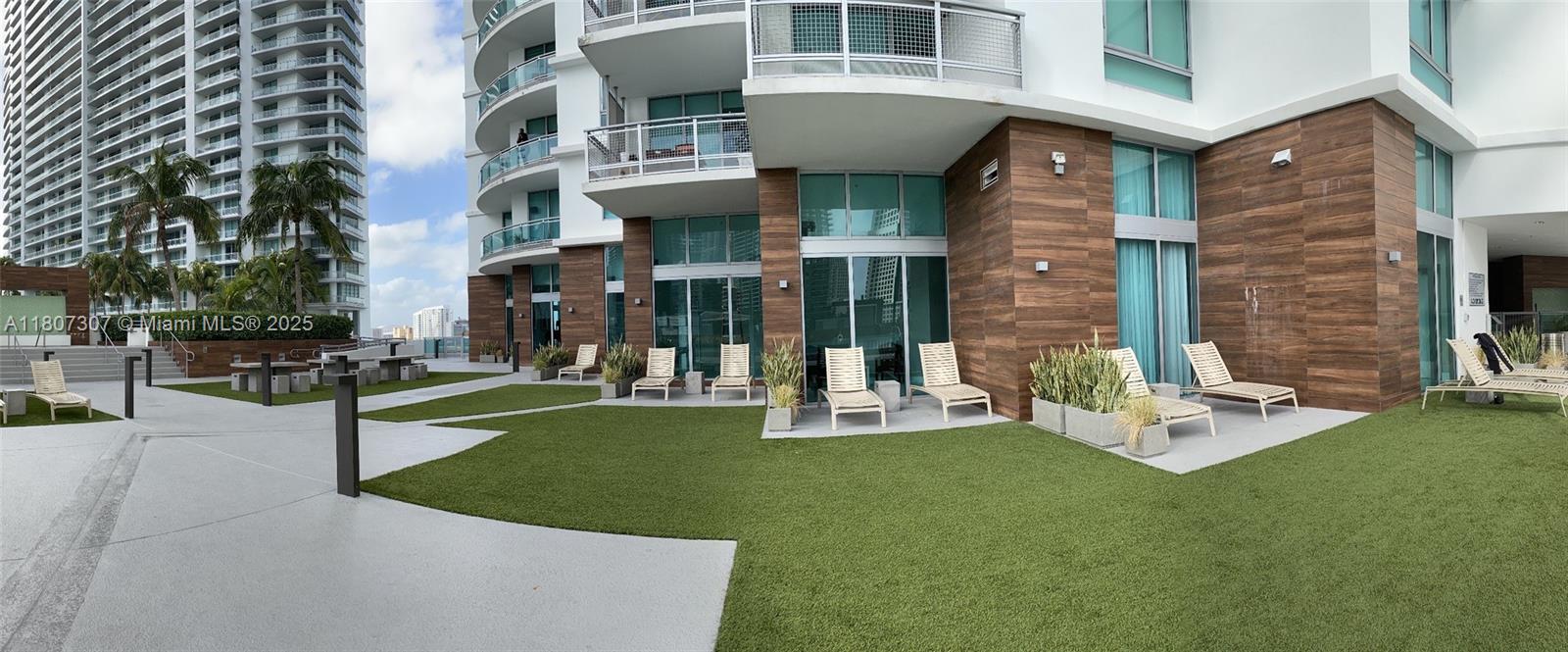 350 S Miami Ave Unit: 2211