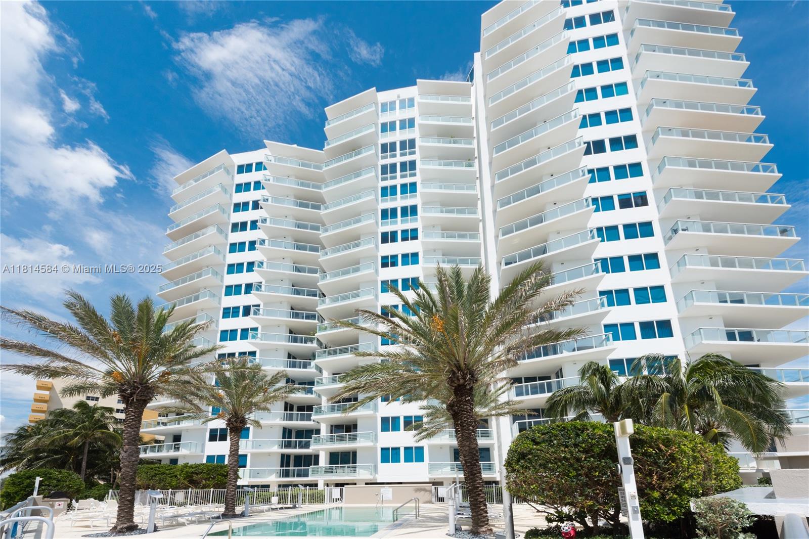 3801 Collins Ave # 4 Unit: TH-4