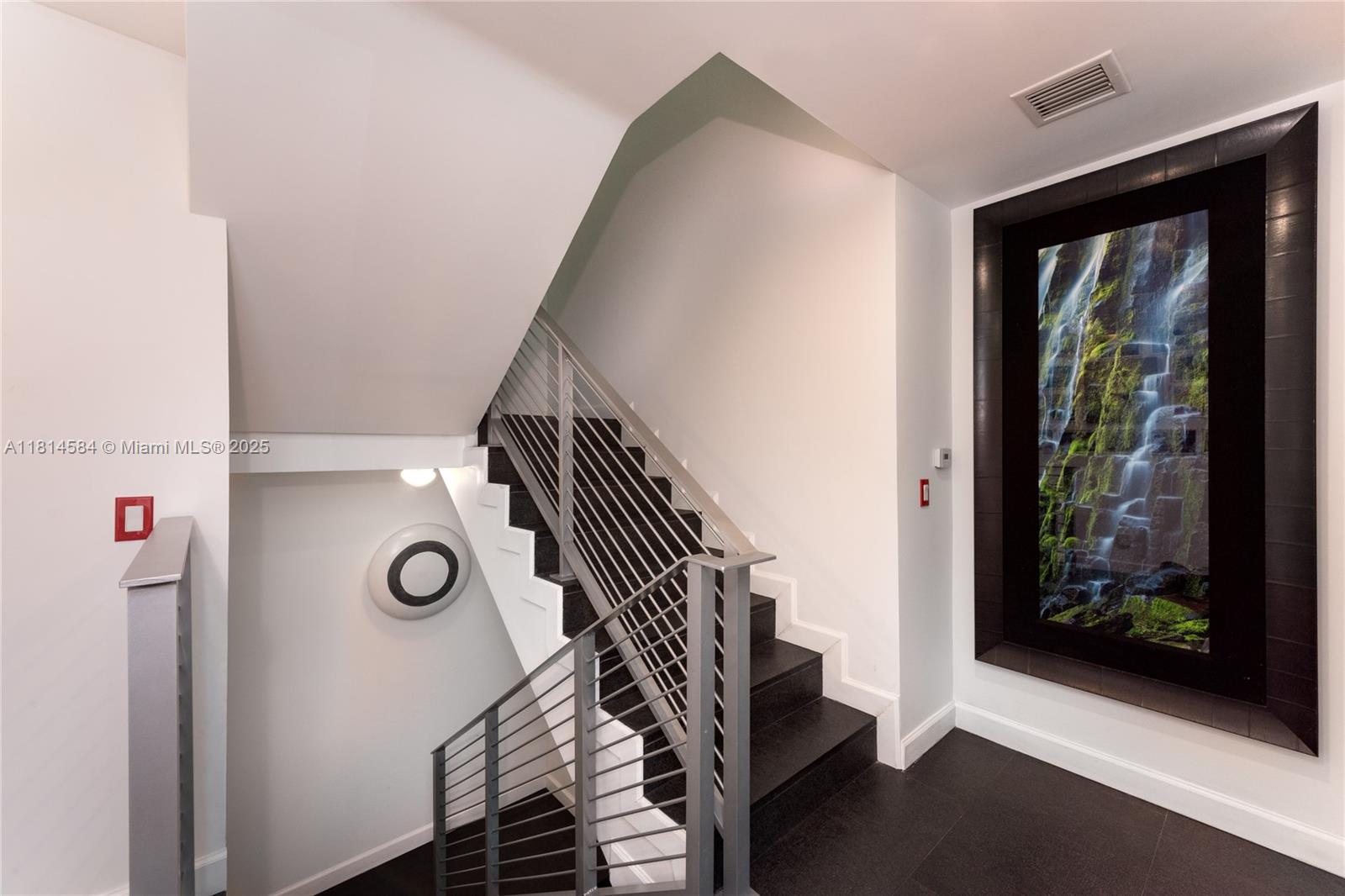 3801 Collins Ave # 4 Unit: TH-4