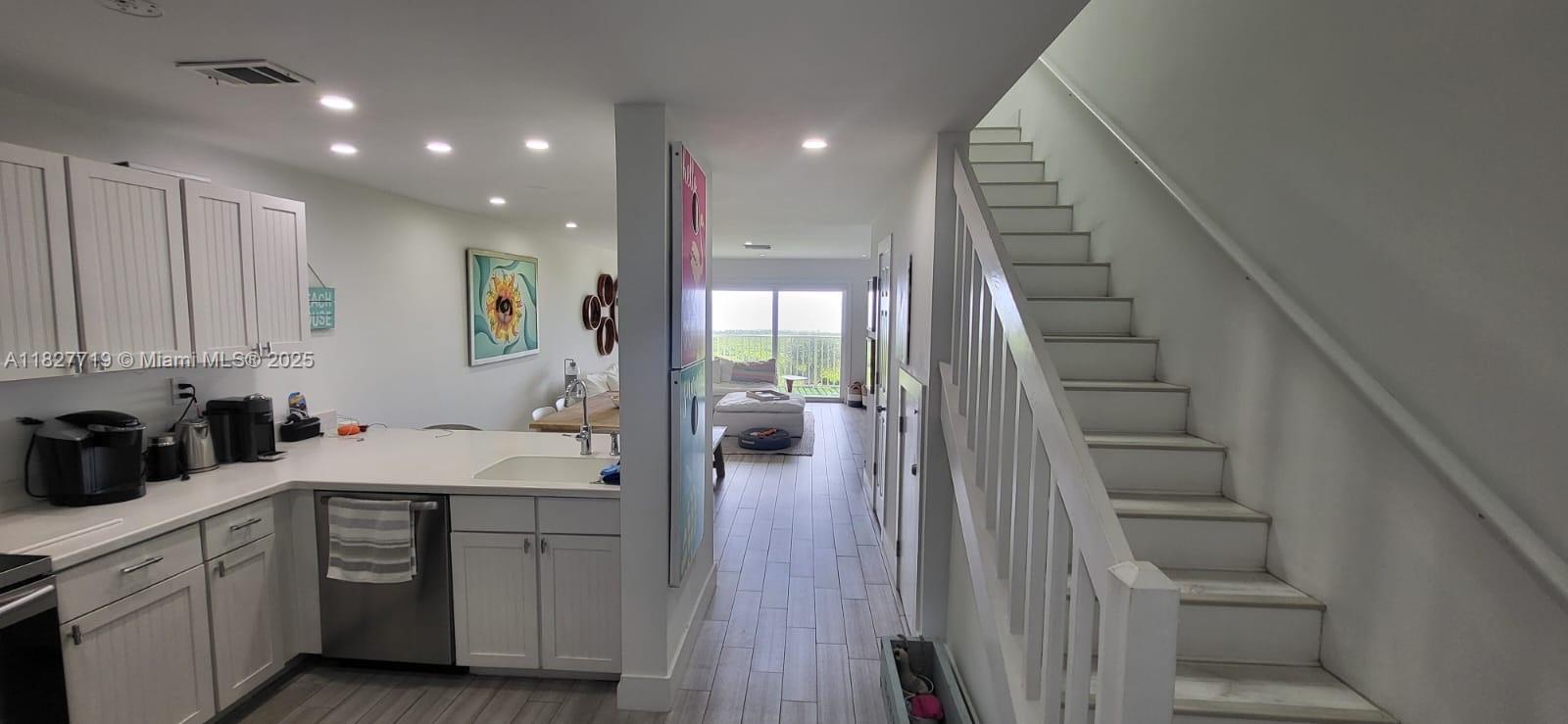 1550 S Ocean Dr # 16