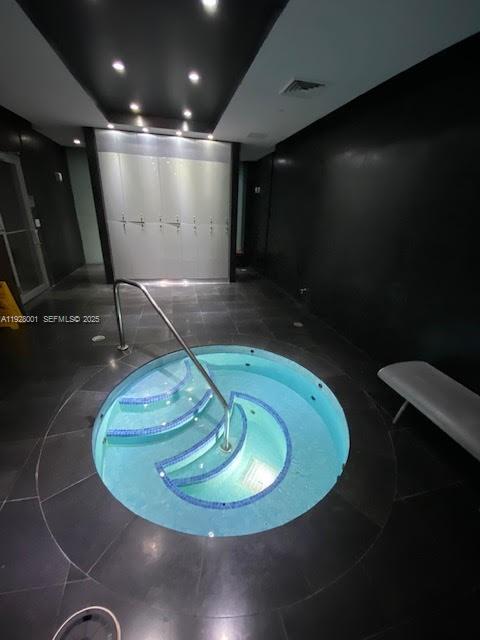 500 BRICKELL AV # 3004