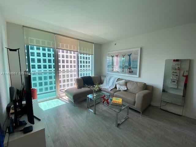 500 BRICKELL AV # 3004