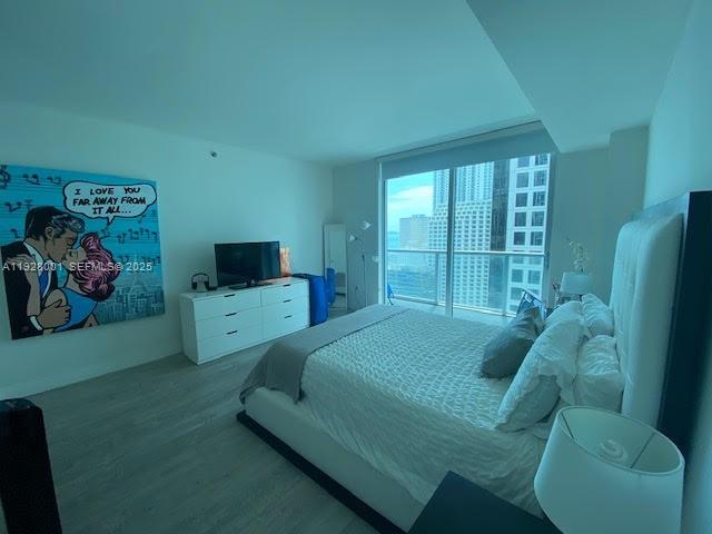 500 BRICKELL AV # 3004