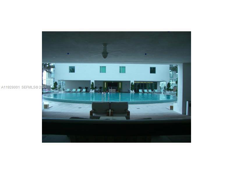 500 BRICKELL AV # 3004