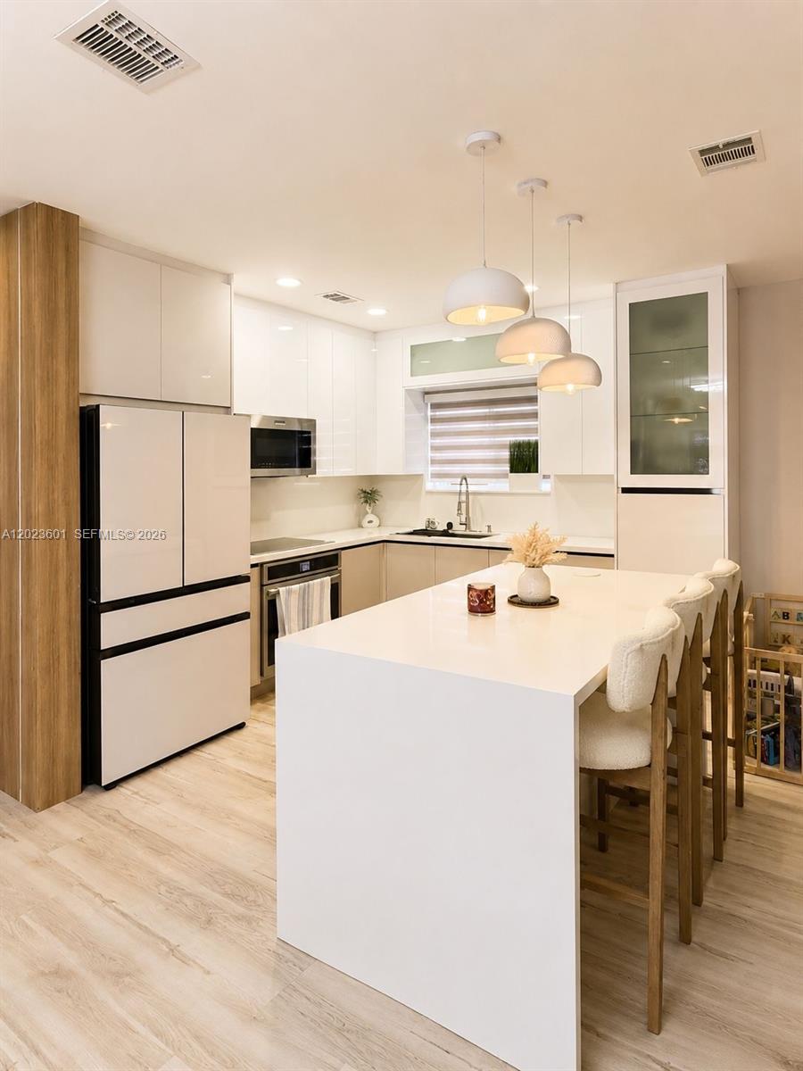 220 SE 32nd Ter