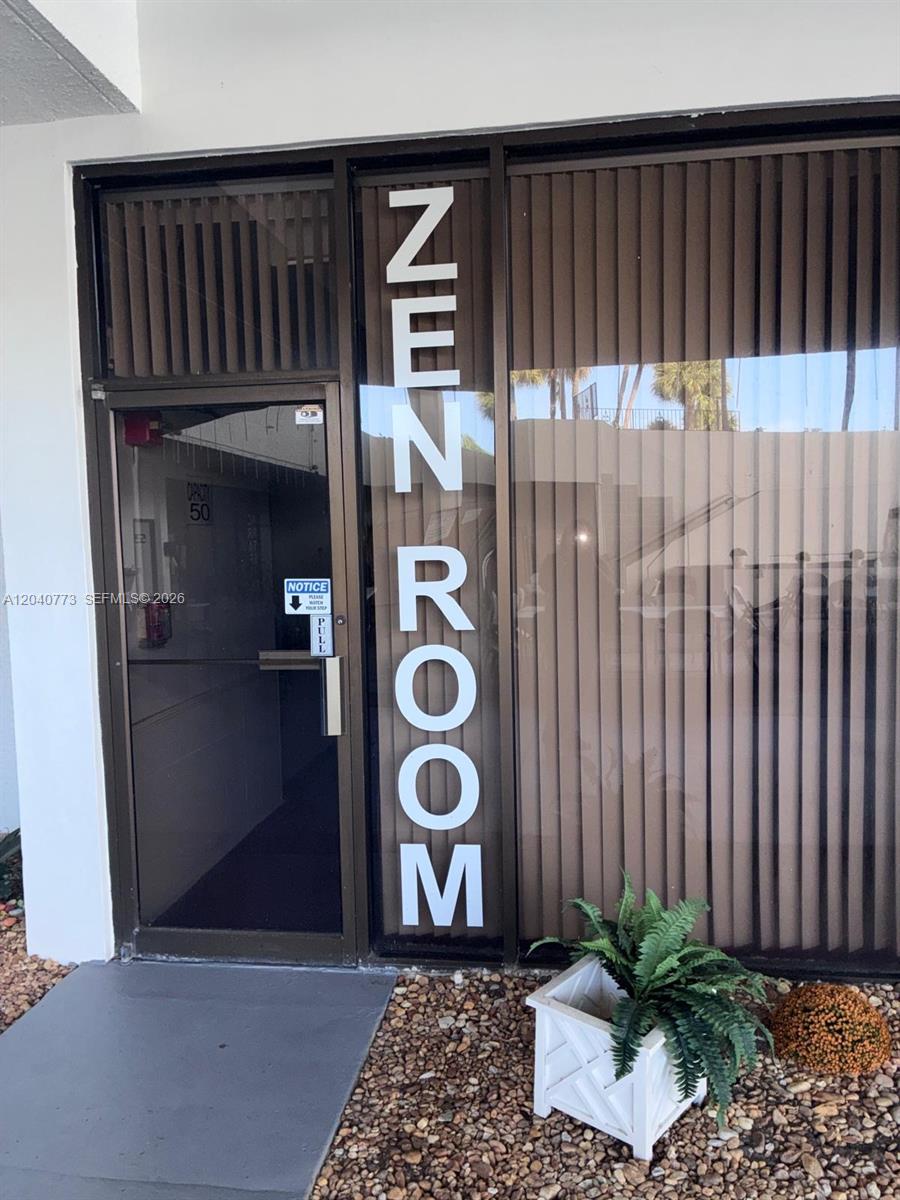 7011 Environ Blvd # 412
