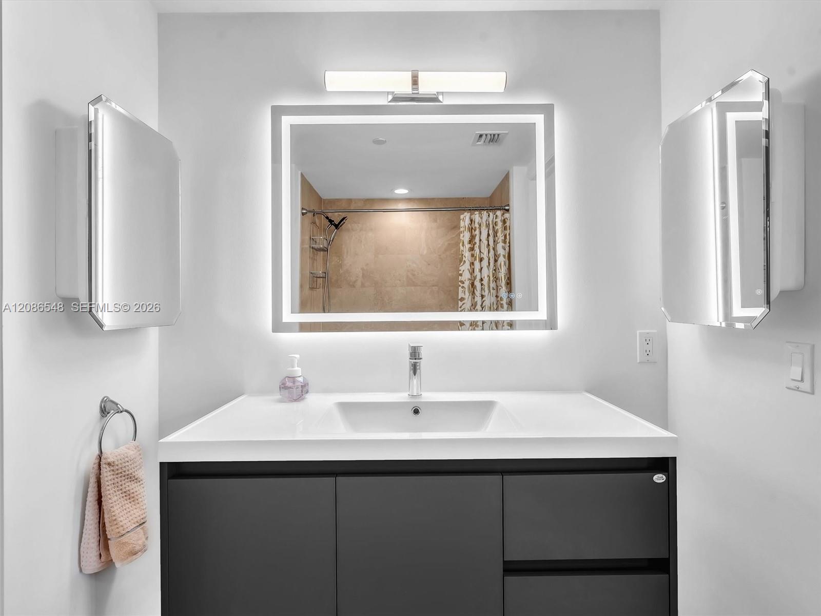 350 S Miami Ave Unit: 3605