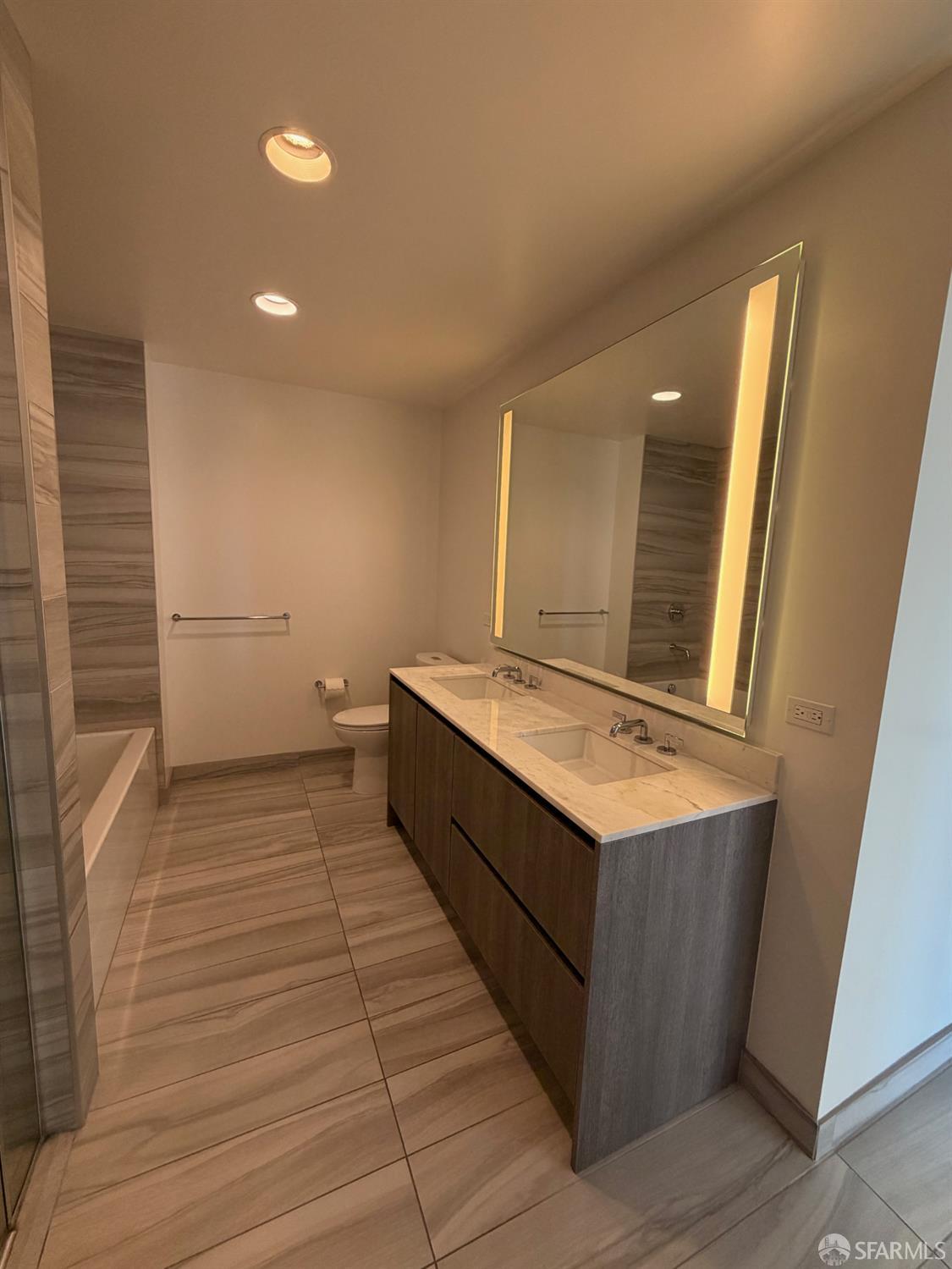 338 Main Street # 33D